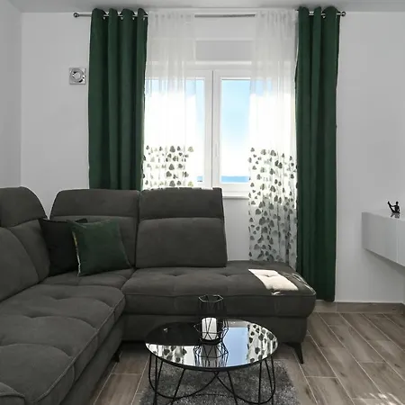 Luxury White Crystal Kaštela