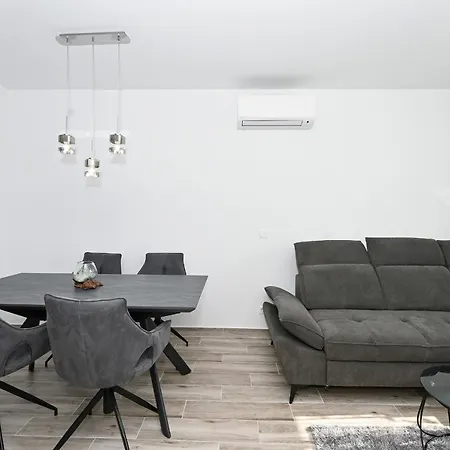 Apartment Luxury White Crystal Kaštela